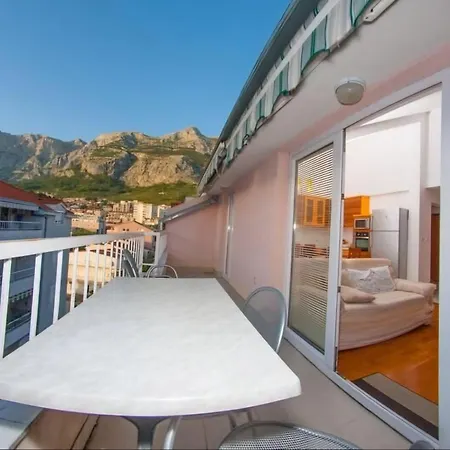 Spacious 80m2 Great Location Apartment *