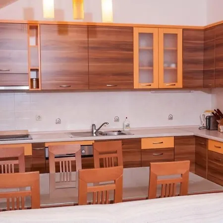 Apartment Spacious 80m2 Great Location *